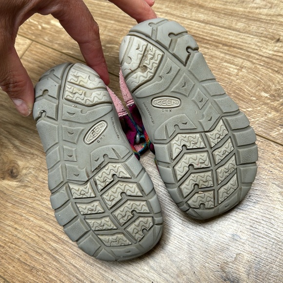 Keen Seacamp II CNX - Rainbow Sz 6 - Picture 6 of 6